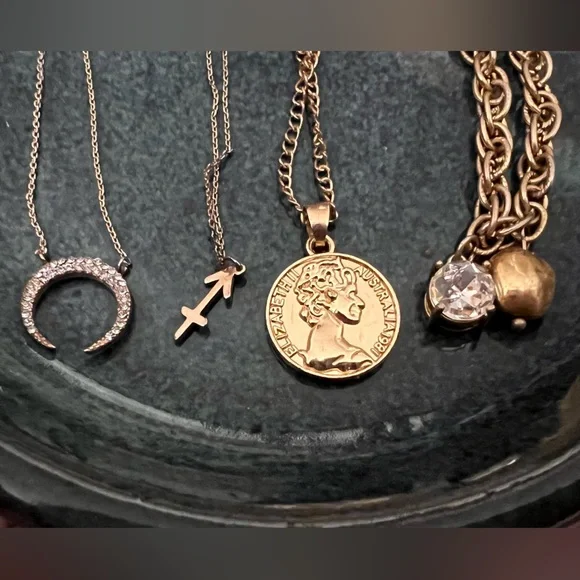 Assorted chains - Picture 2 of 2